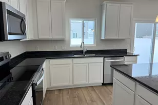 328 Honeysuckle St, South Bloomfield, OH 43103 - Photo 5