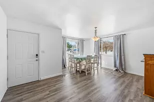 2430 Chateau St, Grove City, OH 43123 - Photo 5