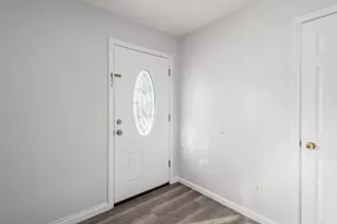 6198 Parkdale Dr, Columbus, OH 43229 - Photo 3