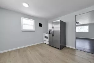 3866 Eakin Rd, Columbus, OH 43228 - Photo 9