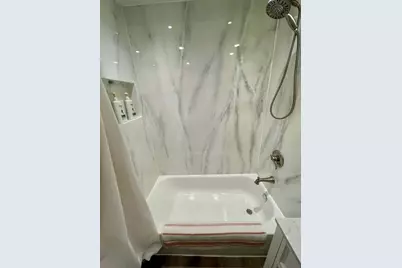 160 1/2 W Mound Street, Circleville, OH 43113 - Photo 7