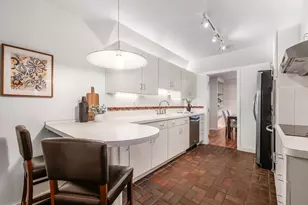 1379 La Rochelle Dr, Columbus, OH 43221 - Photo 7