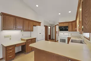 655 W Thrush Ave, Crestline, OH 44827 - Photo 13