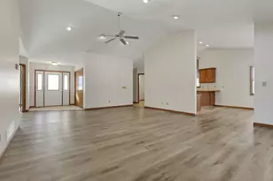 655 W Thrush Ave, Crestline, OH 44827 - Photo 7