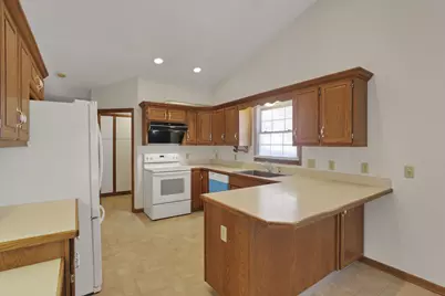 655 W Thrush Avenue, Crestline, OH 44827 - Photo 11