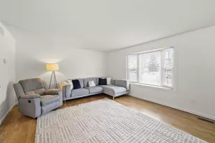 6866 Harlem Rd, Westerville, OH 43081 - Photo 3