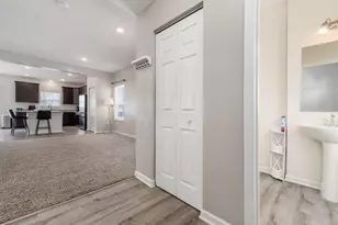 1603 Lewes Castle Dr, Grove City, OH 43123 - Photo 5