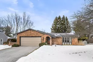 6904 Clydeway Ct, Worthington, OH 43085 - Photo 1
