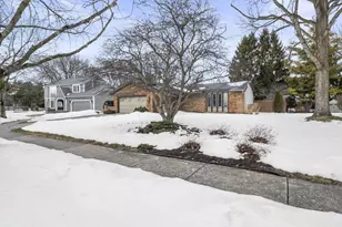 6904 Clydeway Ct, Worthington, OH 43085 - Photo 3