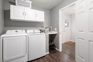 4633 Parrau Dr, Columbus, OH 43228 - Photo 5