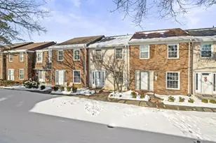 660 Dlyn St, Columbus, OH 43228 - Photo 5