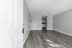 228 Currier Dr, Columbus, OH 43207 - Photo 3