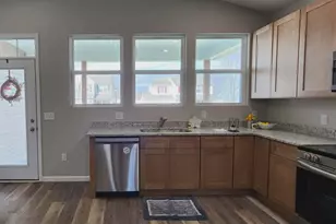 1583 Metcalfe Ave, Obetz, OH 43207 - Photo 7