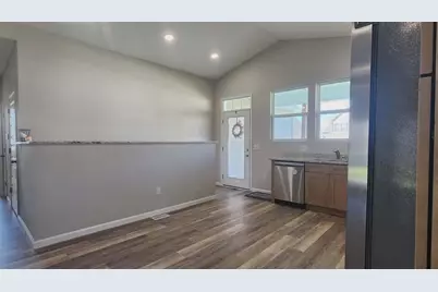 1583 Metcalfe Avenue, Obetz, OH 43207 - Photo 9