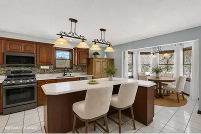 9522 Timberbank Circle NW, Pickerington, OH 43147 - Photo 5