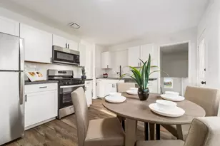 2731 Gatewood Rd, Columbus, OH 43219 - Photo 9