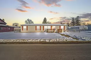 139 Myers Ave, Buckeye Lake, OH 43008 - Photo 1