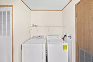 139 Myers Ave, Buckeye Lake, OH 43008 - Photo 31