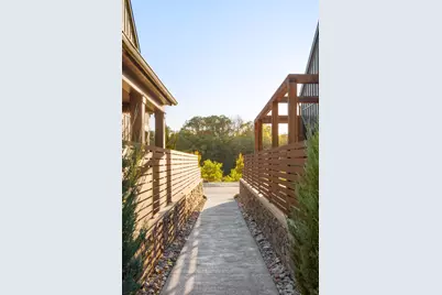 2432 Quarry Trails Drive, Columbus, OH 43228 - Photo 5