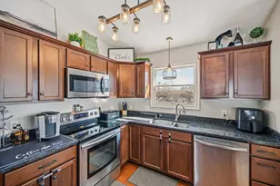 2300 Maribeth Pl, Grove City, OH 43123 - Photo 9