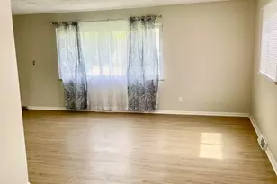 3428 Liv-Moor Dr, Columbus, OH 43227 - Photo 5