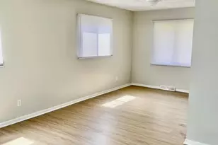 3428 Liv-Moor Dr, Columbus, OH 43227 - Photo 3