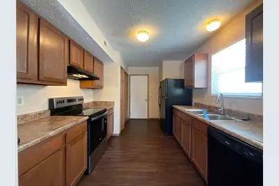 2572 Edencreek Lane, Columbus, OH 43207 - Photo 5