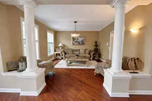 6201 Lampton Pond Dr, Hilliard, OH 43026 - Photo 5