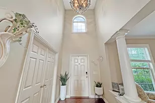 6201 Lampton Pond Dr, Hilliard, OH 43026 - Photo 3