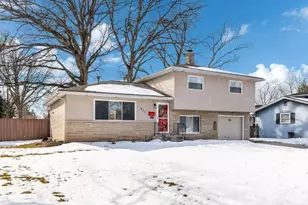 827 Inwood Pl, Columbus, OH 43224 - Photo 3