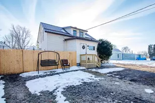 409 Lawrence St, Bellefontaine, OH 43311 - Photo 17