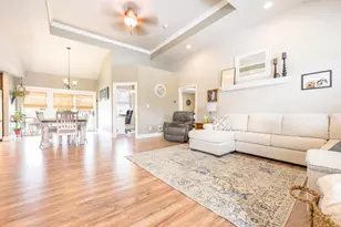 805 Creekview Ct, Bellefontaine, OH 43311 - Photo 3