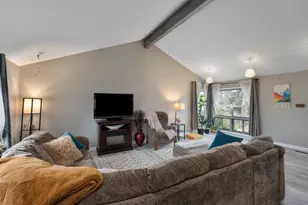 959 Caniff Pl, Columbus, OH 43221 - Photo 7