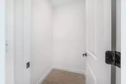 470 Woodlawn Avenue, Columbus, OH 43228 - Photo 33