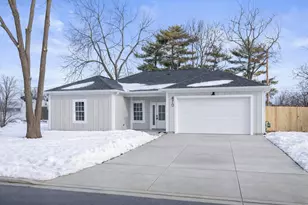 470 Woodlawn Ave, Columbus, OH 43228 - Photo 1