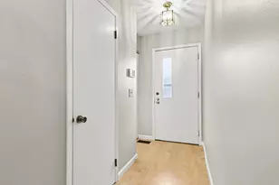 5685 Great Woods Blvd, Columbus, OH 43231 - Photo 3