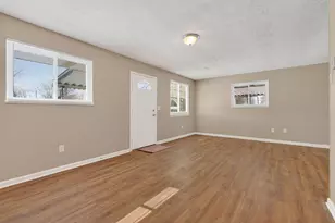 3251 Hilock Ct, Columbus, OH 43207 - Photo 3