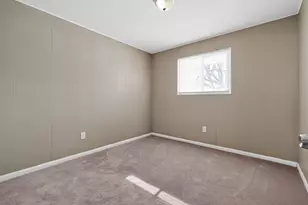 3251 Hilock Ct, Columbus, OH 43207 - Photo 7