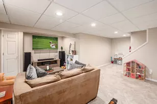 1041 Cape Charles Dr, Columbus, OH 43228 - Photo 33