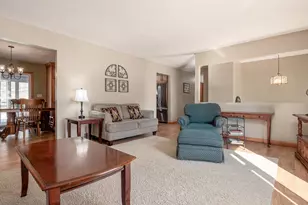 125 Persimmon Dr NE, Newark, OH 43055 - Photo 1