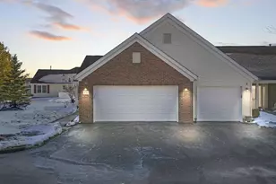 437 Robins Crest Ln, Marysville, OH 43040 - Photo 3