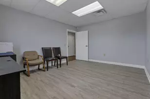 967 Worthington Woods Loop Rd, Columbus, OH 43085 - Photo 5