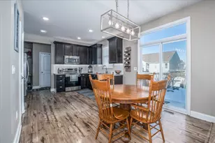 182 Honey Locust Ln, Commercial Point, OH 43116 - Photo 3