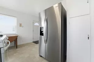 796 E Kenworth Rd, Columbus, OH 43224 - Photo 7