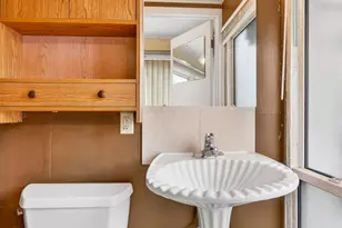 575 Chestershire Rd, Columbus, OH 43204 - Photo 11