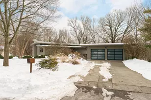 2837 Canterbury Ln, Columbus, OH 43221 - Photo 1