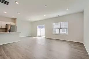 6371 Marinelli Dr N, Columbus, OH 43228 - Photo 5