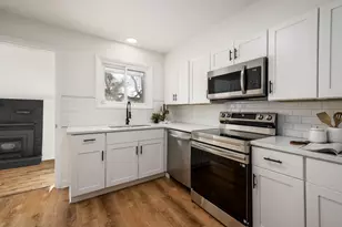 2585 Eakin Rd, Columbus, OH 43204 - Photo 13