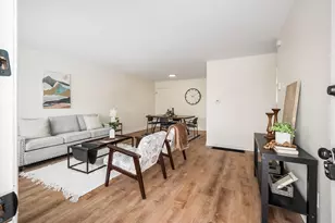 2585 Eakin Rd, Columbus, OH 43204 - Photo 5