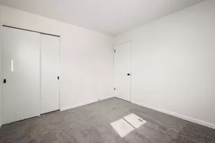 2585 Eakin Rd, Columbus, OH 43204 - Photo 25